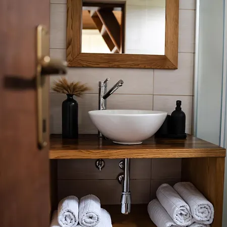 Alpesi faház Countryside With Mountain View