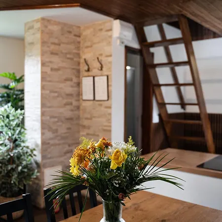 Countryside With Mountain View Alpesi faház